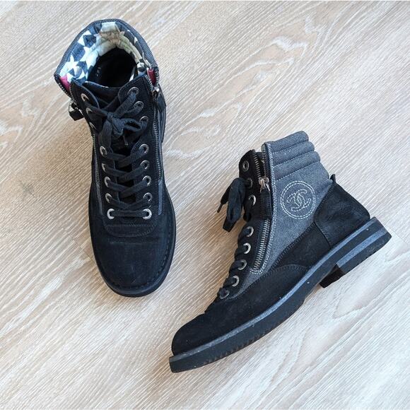 Chanel Interlocking CC Logo 2015 Gray Black Suede Lace Up Combat Boots Size 38.5 - Picture 1 of 7